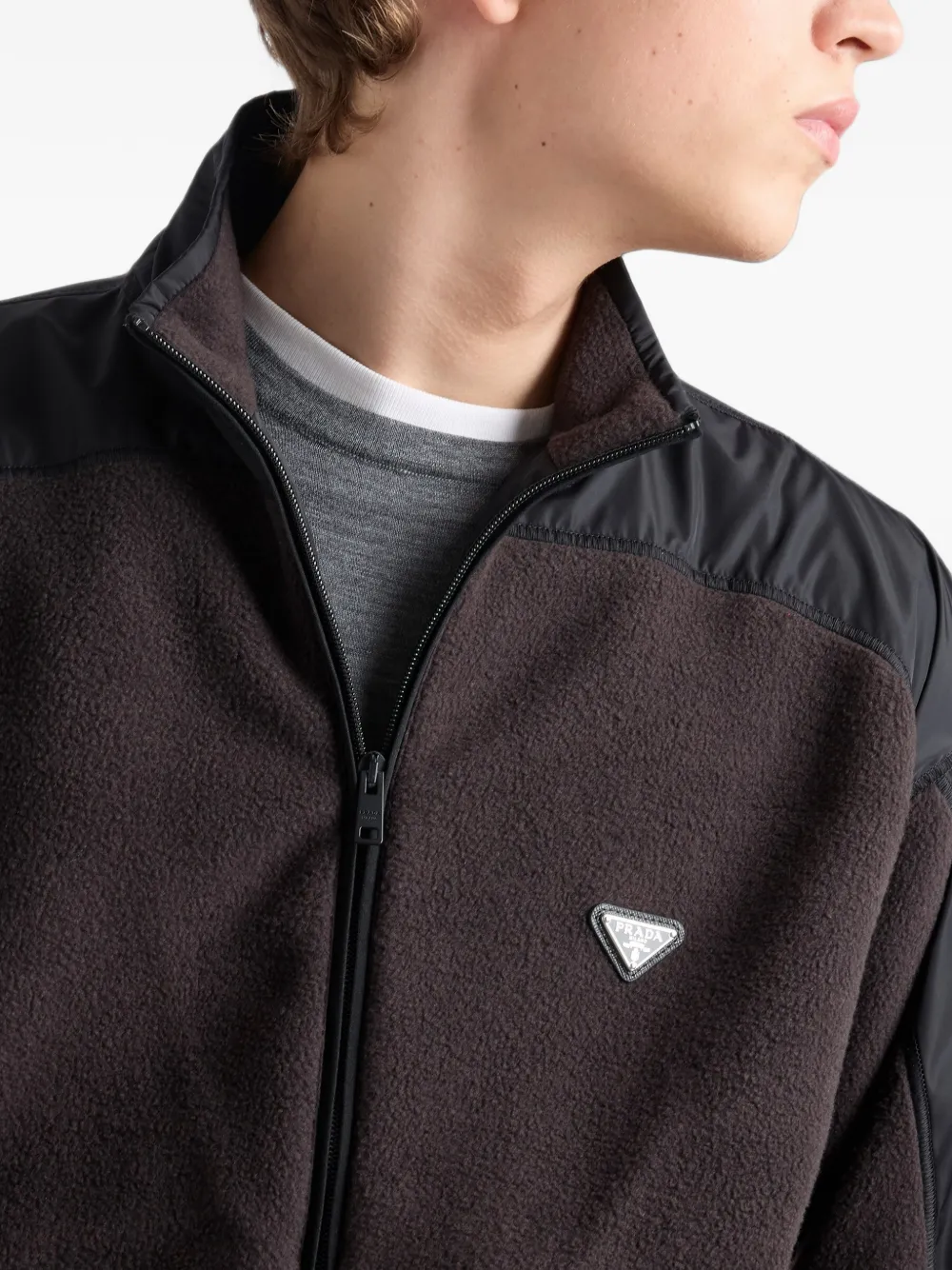 Prada Jack met Triangle-logo Bruin