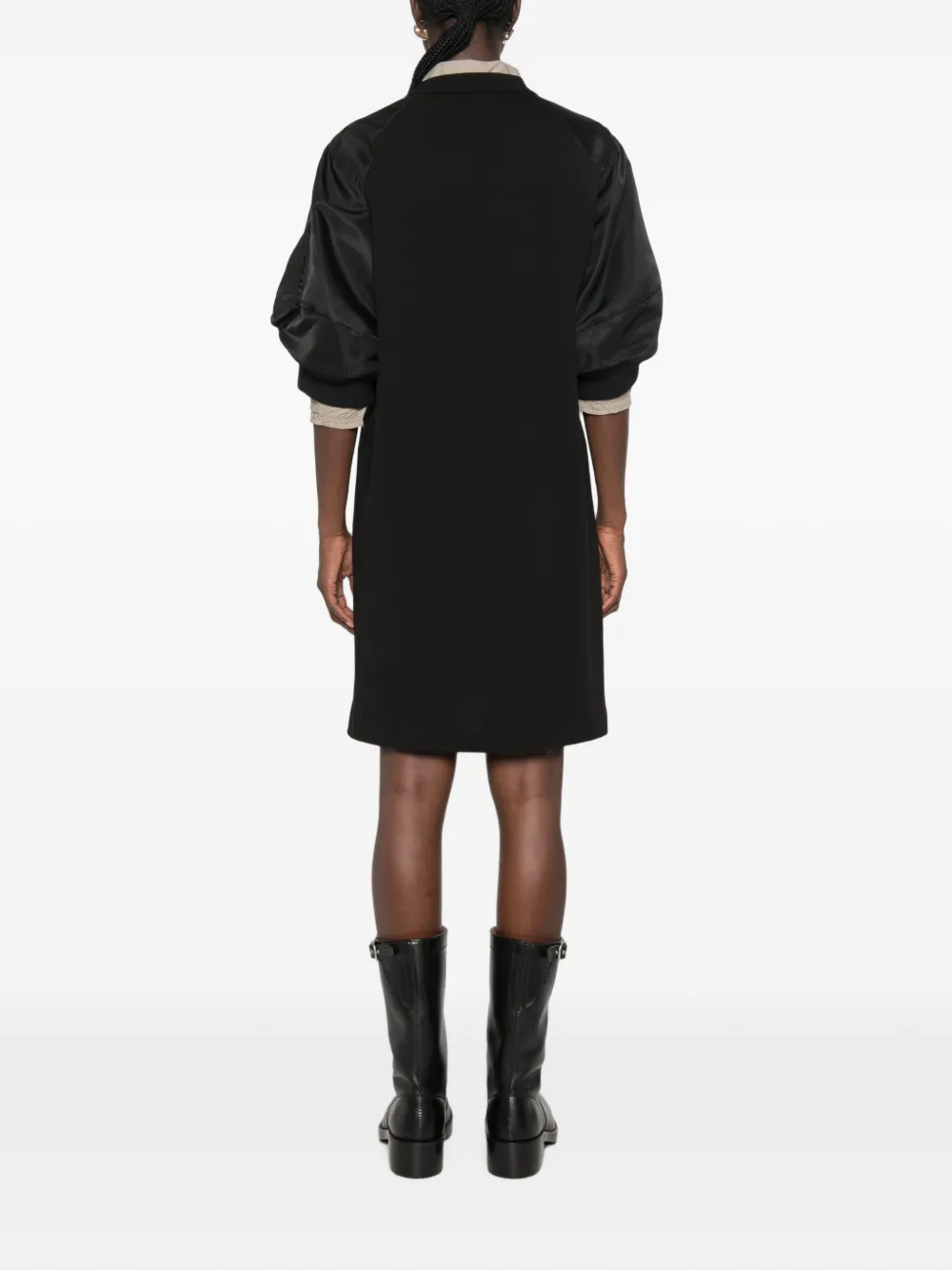 sacai midi-jurk met satijnen mouwen en zakdetail Zwart