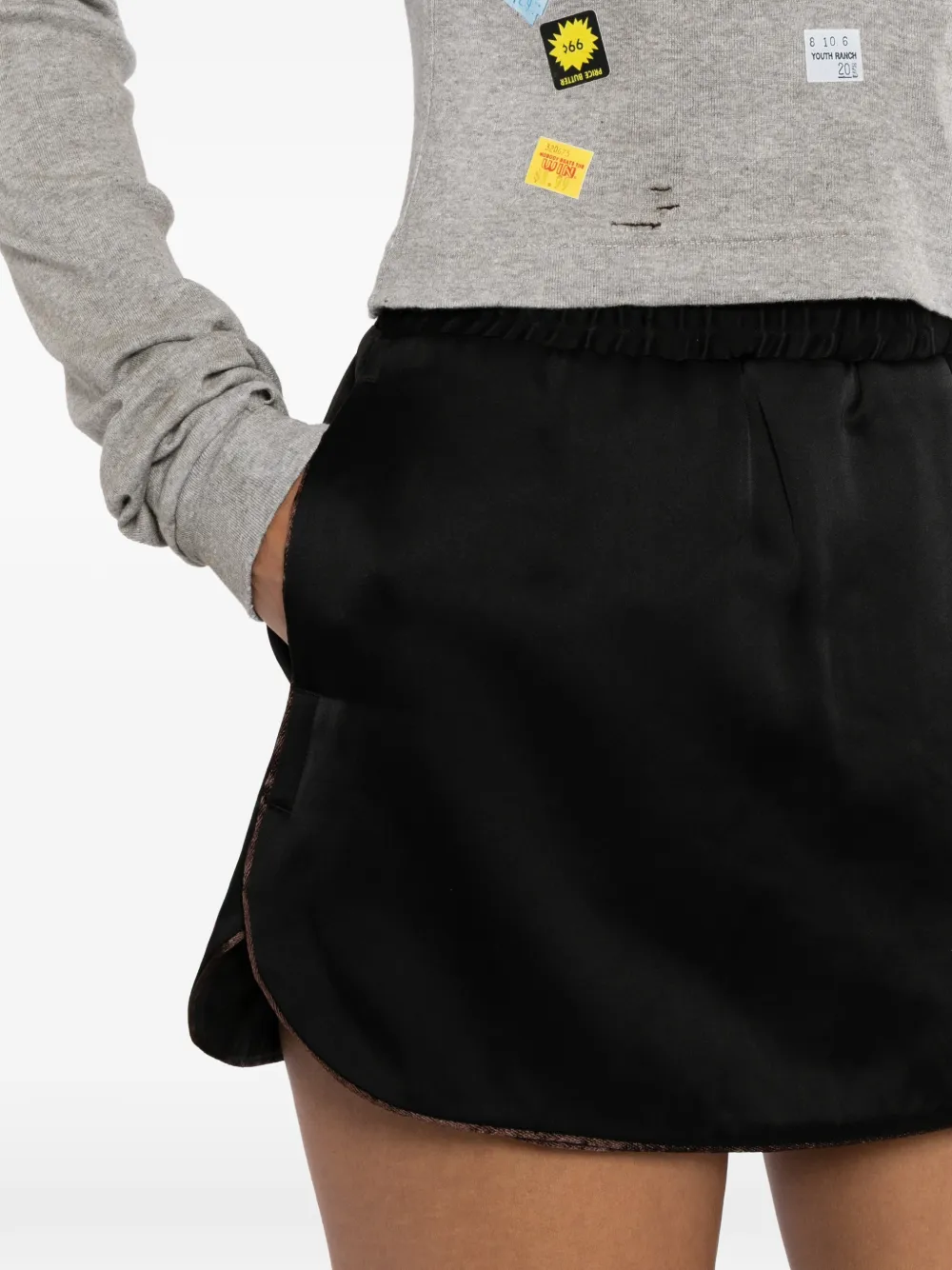 Maison MIHARA YASUHIRO logo-patch elasticated-waist shorts Zwart