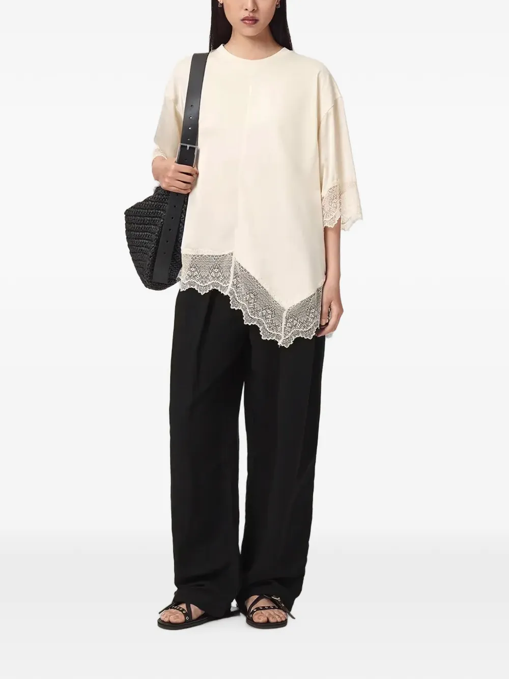 AllSaints Lenny asymmetrisch T-shirt met kanten afwerking Beige