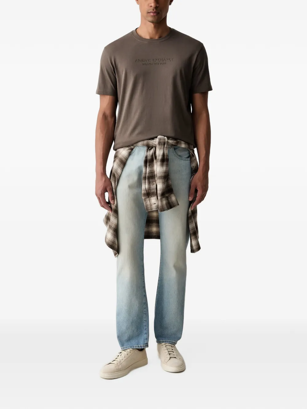 Armani Exchange T-shirt met logo-reliëf Bruin