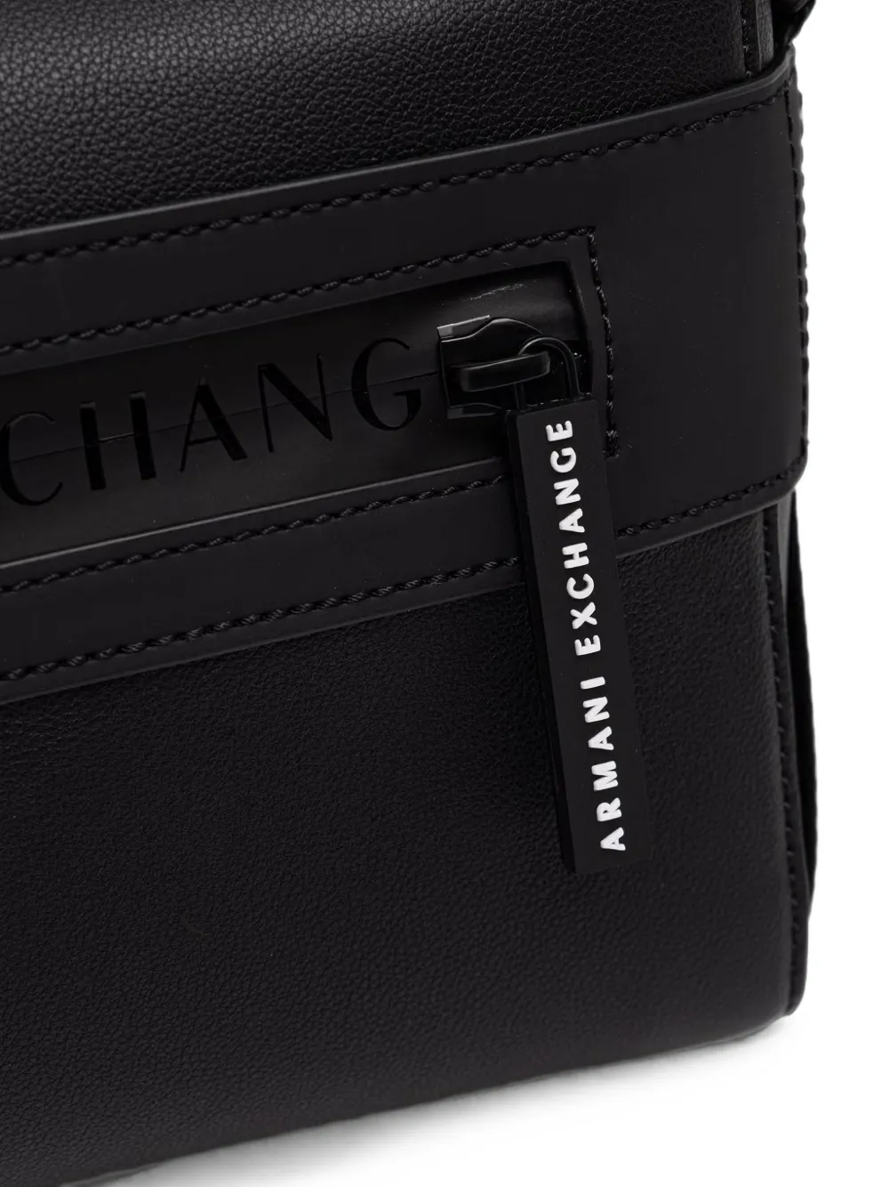 Armani Exchange Messengertas met logodetail Zwart
