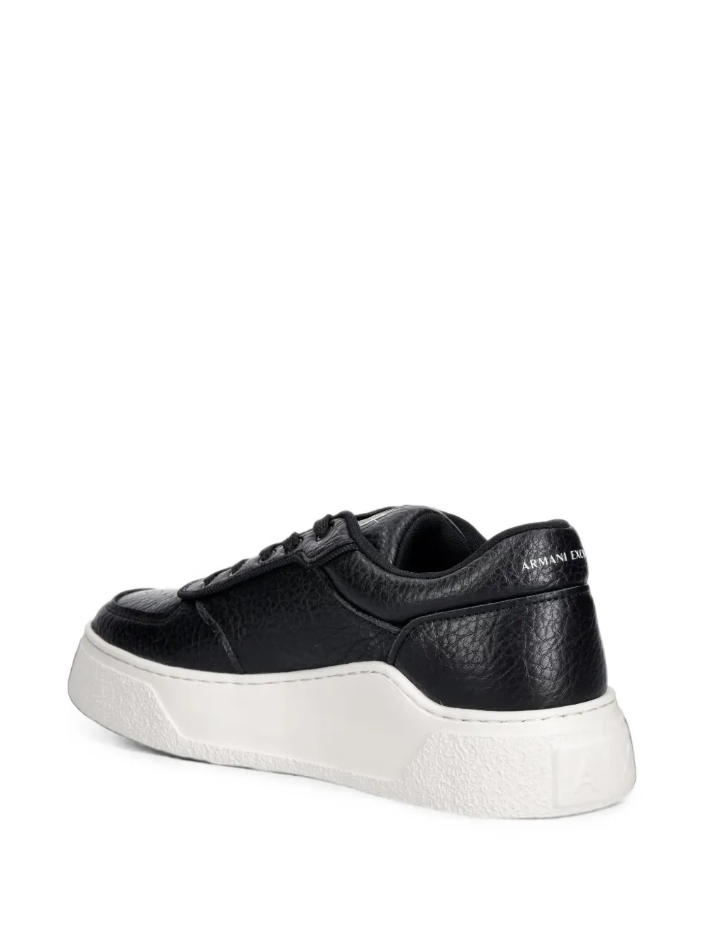 Armani Exchange logo-patch pebbled sneakers Zwart