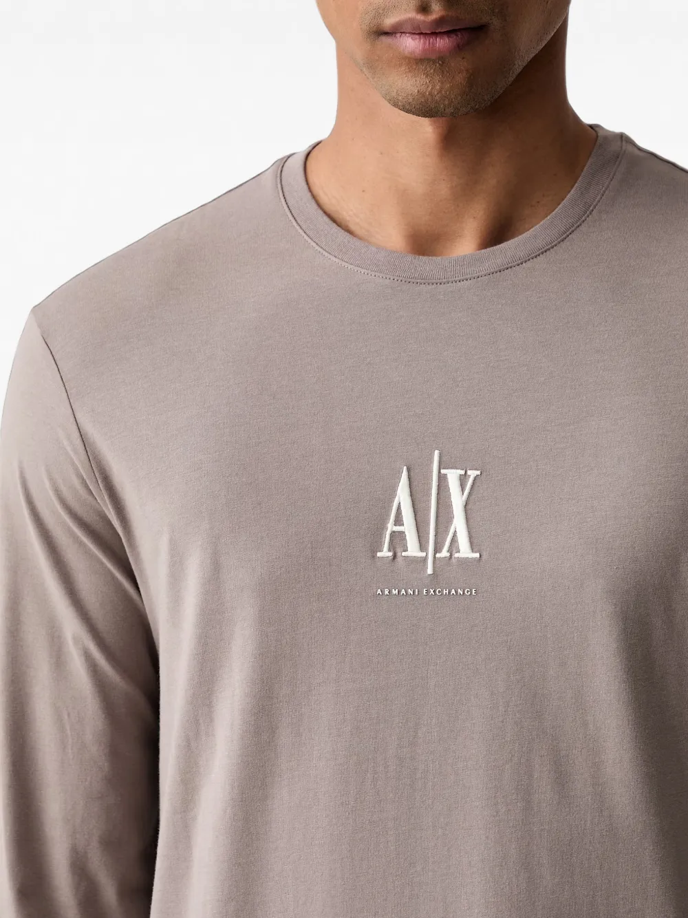 Armani Exchange logo-embroidered long-sleeve T-shirt Grijs
