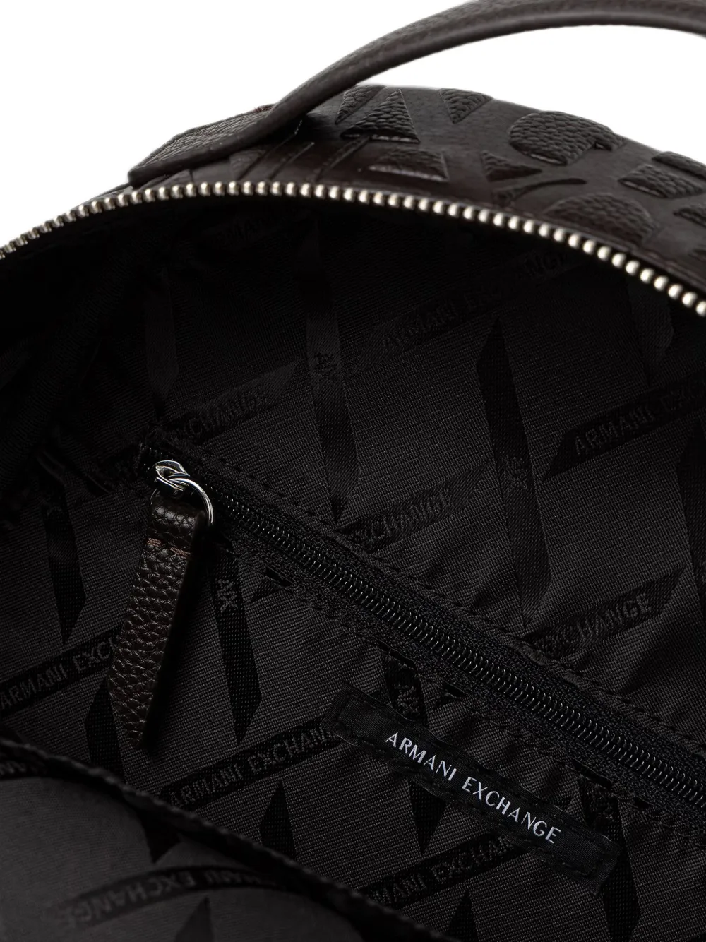 Armani Exchange Rugzak met logo-reliëf Bruin