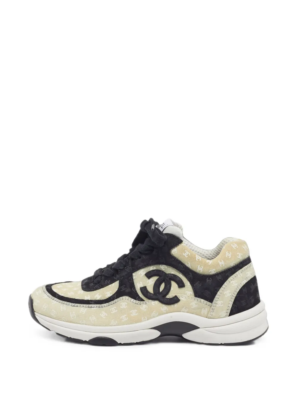 CHANEL Pre-Owned CC logo suede sneakers - Neutrals