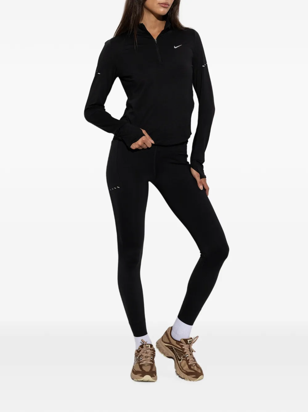 Nike Swift logo-print quarter-zip sweatshirt Zwart