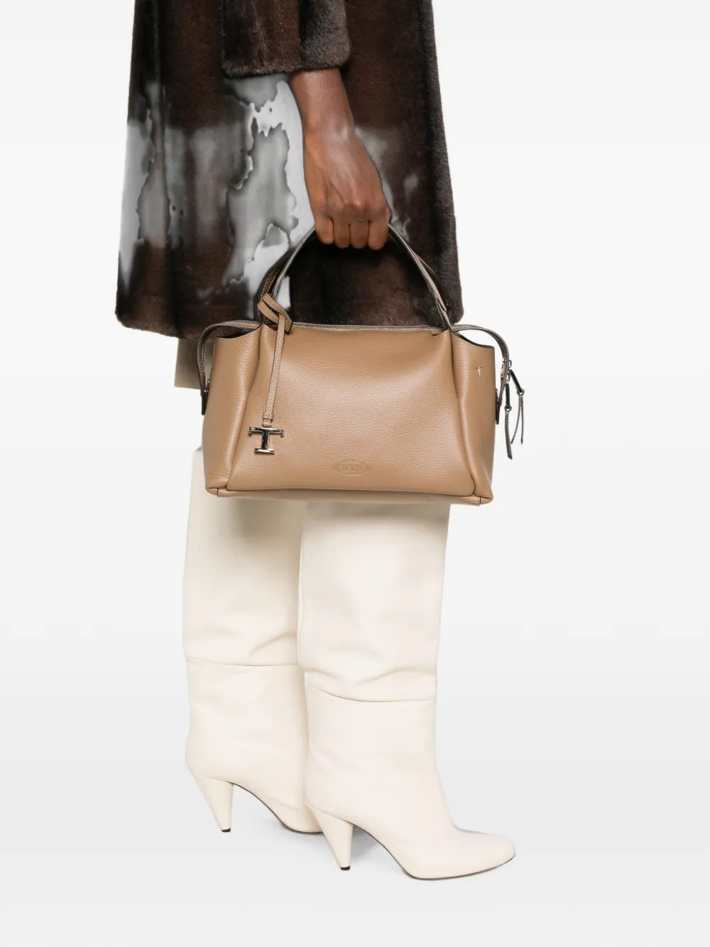 Tod's T Timeless shopper van bewerkt leer Beige