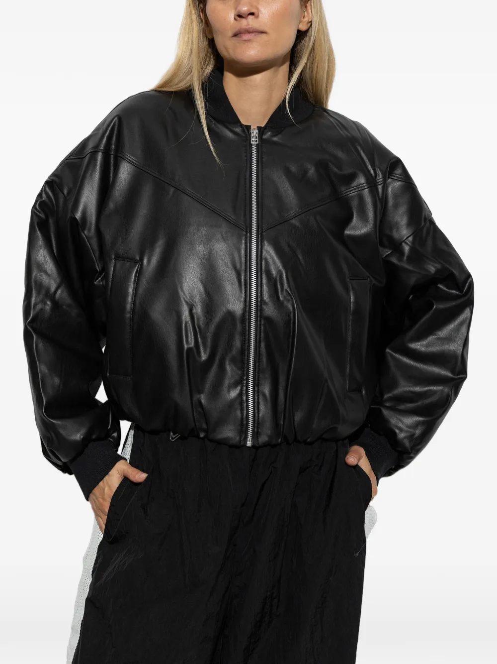 Nike logo-embossed bomber jacket Zwart