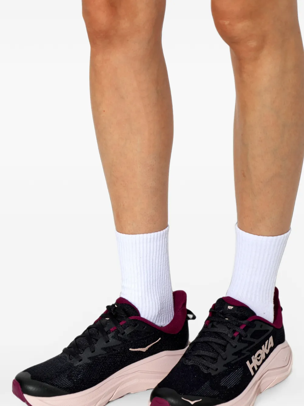 HOKA Challenger 8 lace-up sneakers Zwart