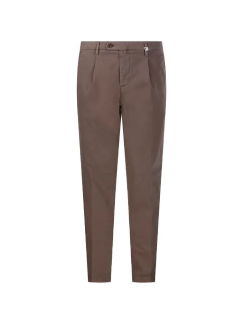 Myths pantalones tapered con pinzas