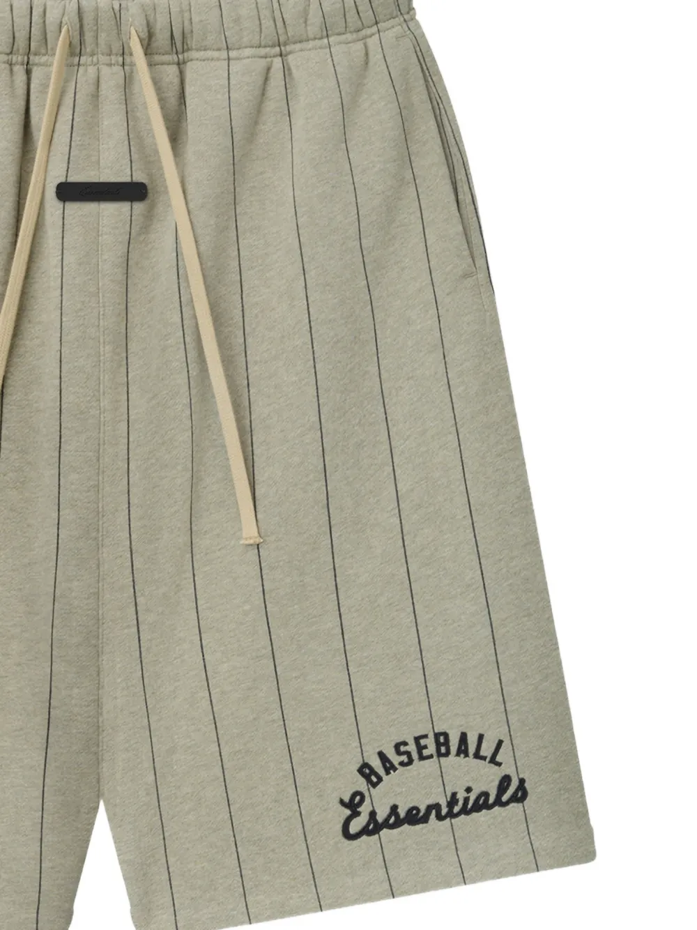 FEAR OF GOD ESSENTIALS x MLB pinstriped shorts Grijs