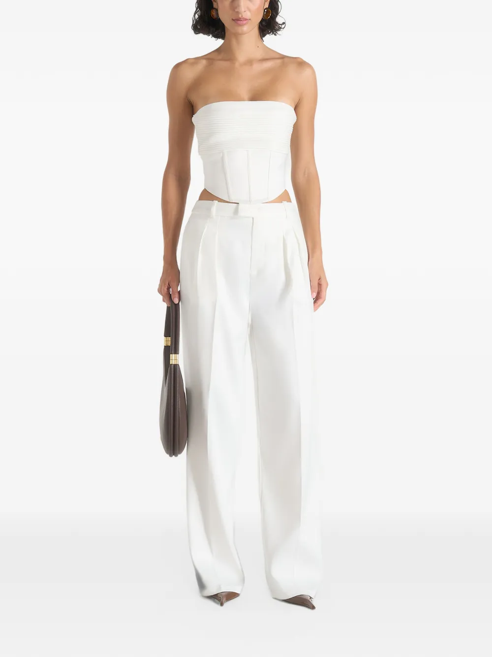 Manière De Voir Cora gebroken witte satijnen bandeau top met gesmockt detail