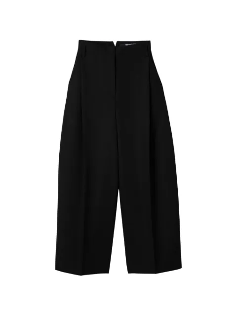 Jacquemus pantalones capri con pinzas