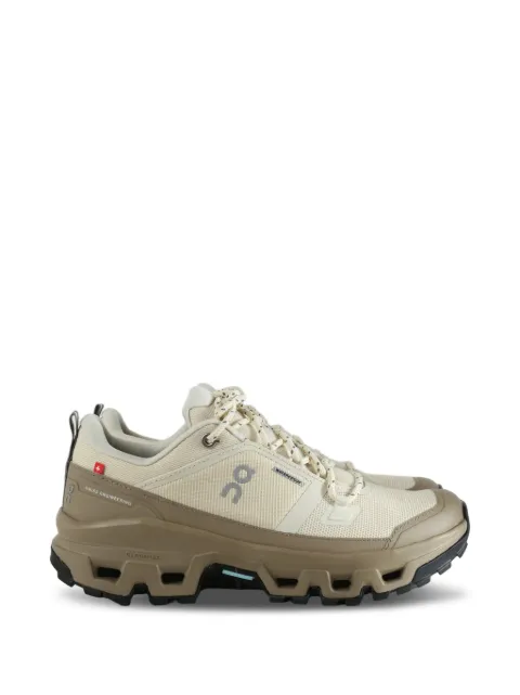 On zapatillas Cloudrock con logo