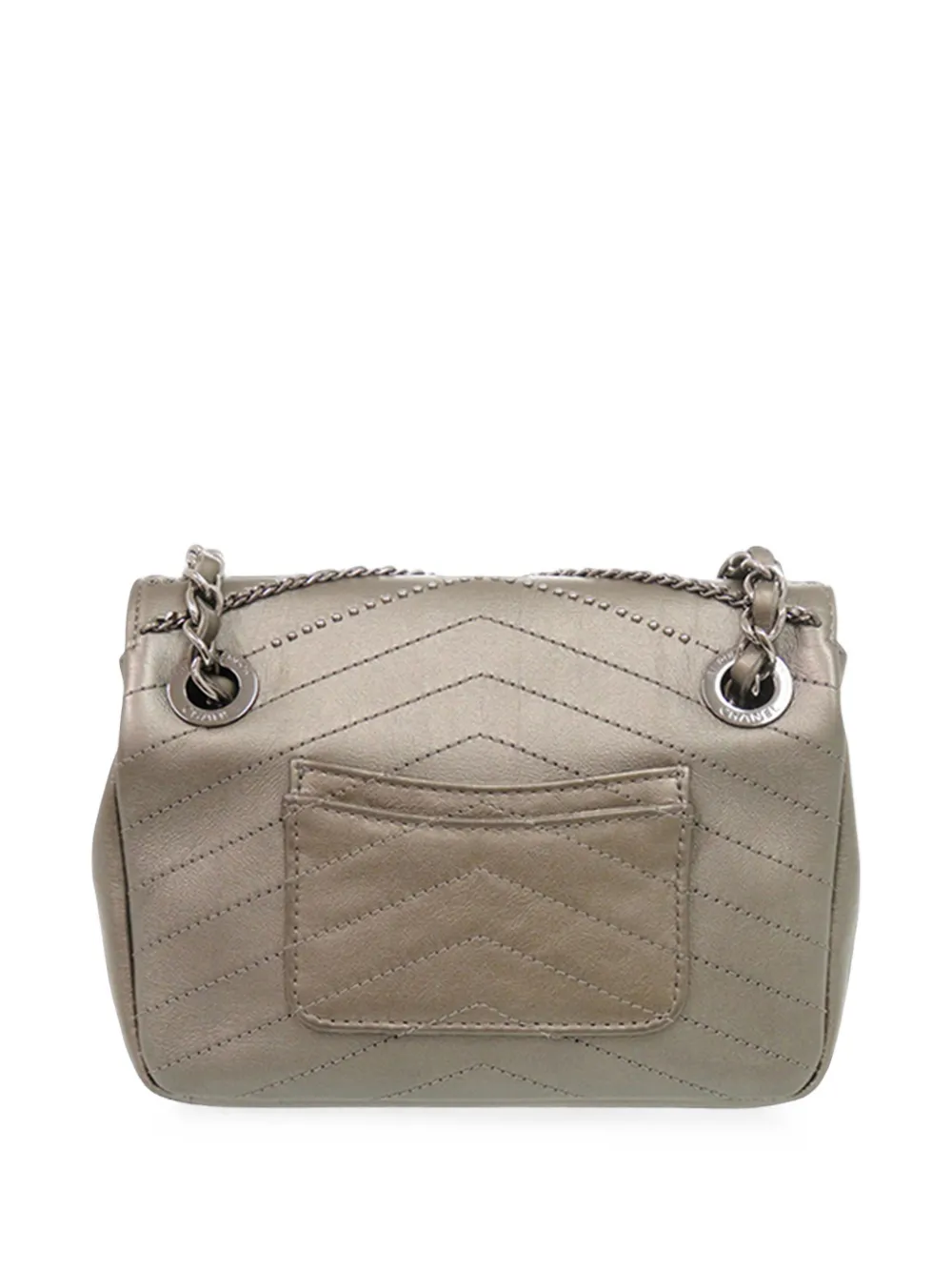 CHANEL Pre-Owned 2018-2019 Small Chevron Calfskin Embellished Data Center Envelope Flap crossbody bag - Silber