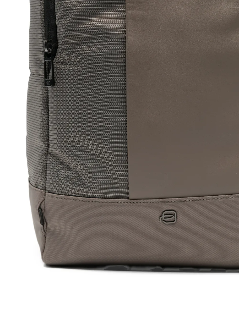 PIQUADRO panelled logo-plaque backpack Grijs
