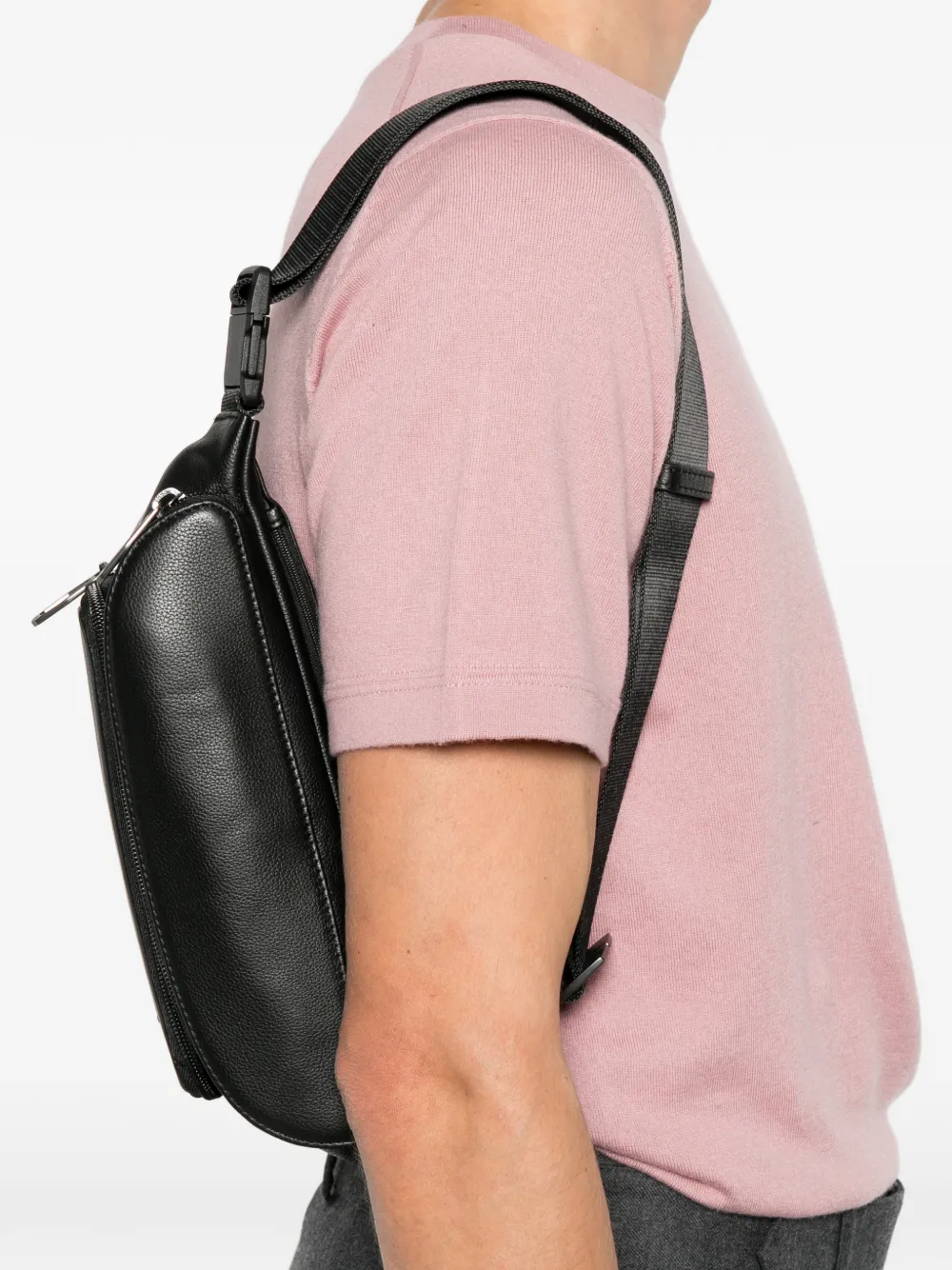 PIQUADRO grained leather belt bag - Schwarz