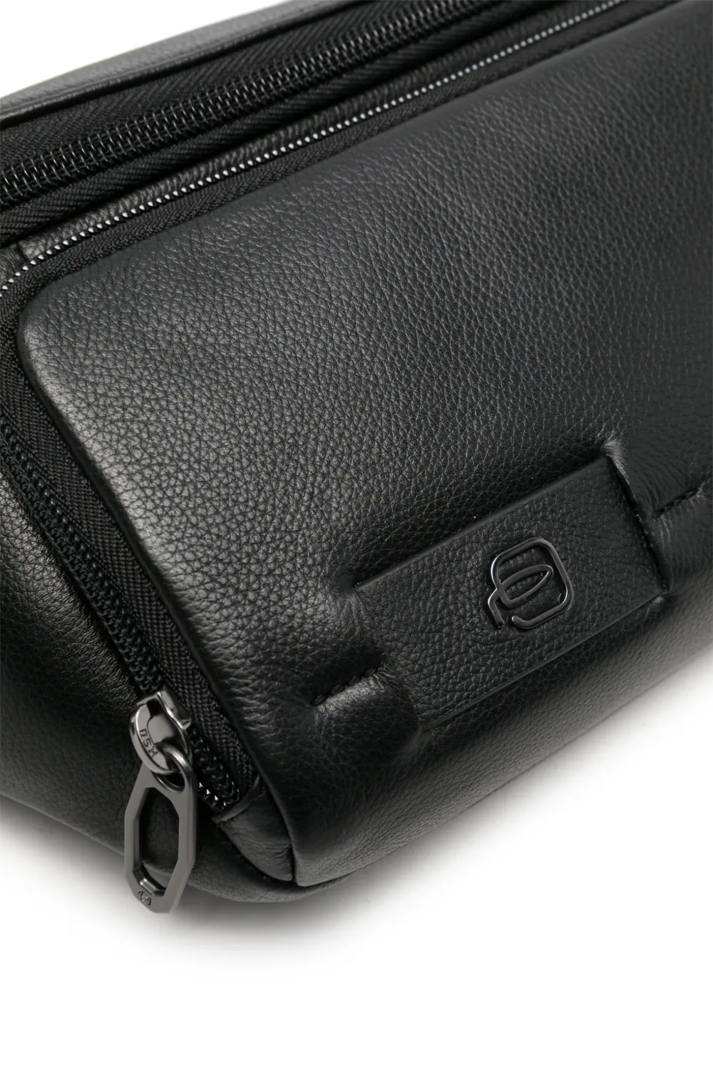 PIQUADRO grained leather belt bag Zwart