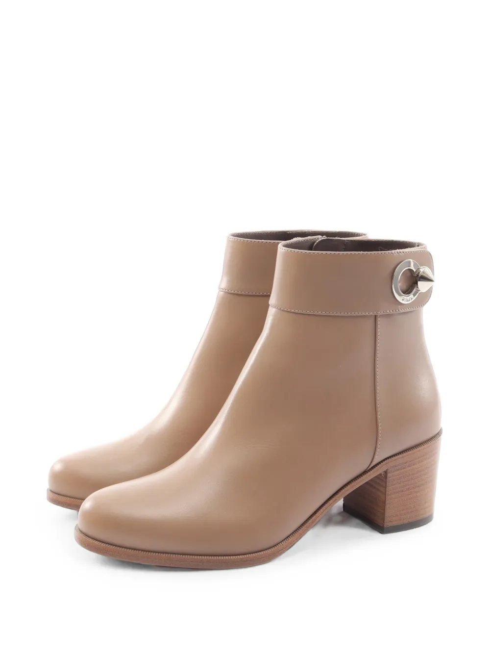 Fendi Pre-Owned 2020s spike-embellished leather boots - Toni neutri