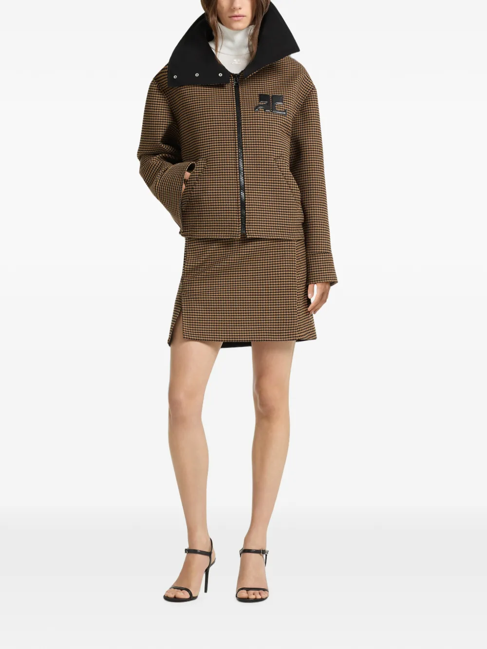 Courrèges Jack met pied-de-poule print en hoge kraag Bruin
