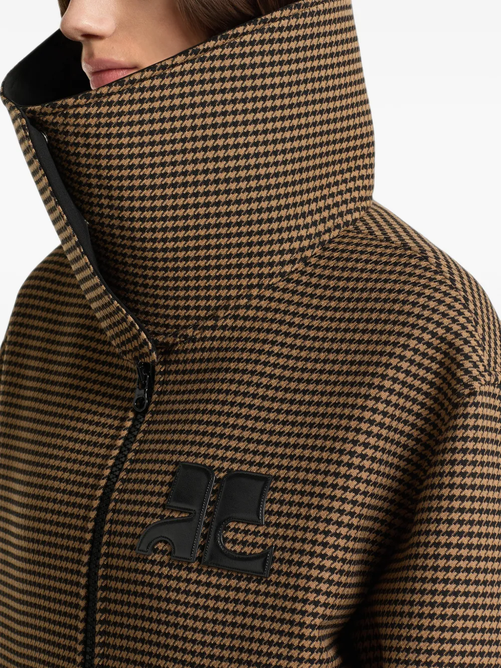 Courrèges Jack met pied-de-poule print en hoge kraag Bruin