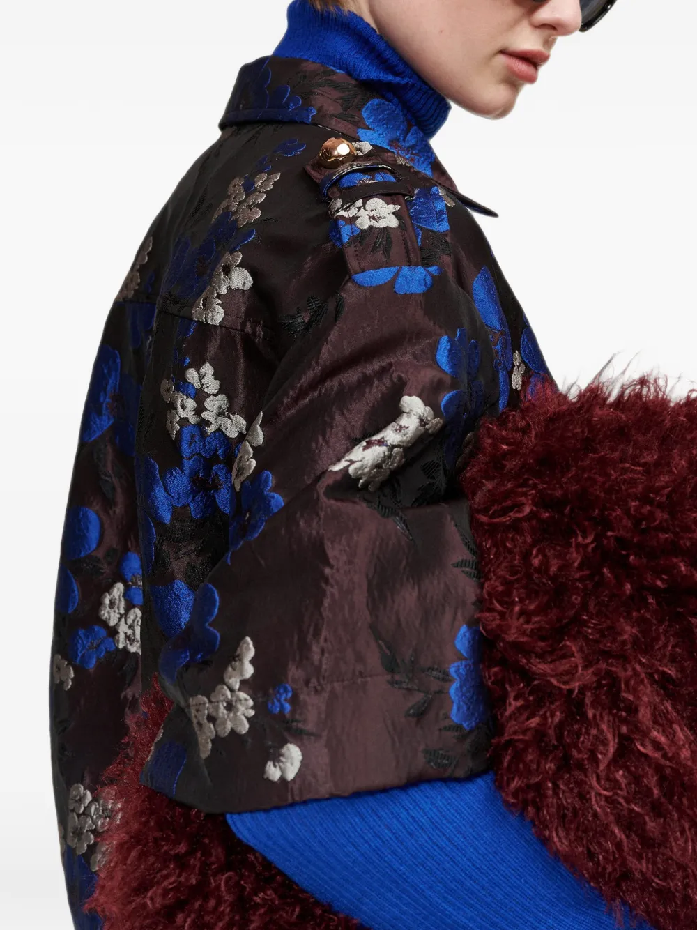 Essentiel Antwerp Shirtjack met bloemen-jacquard en epauletten op de mini-jurk Bruin
