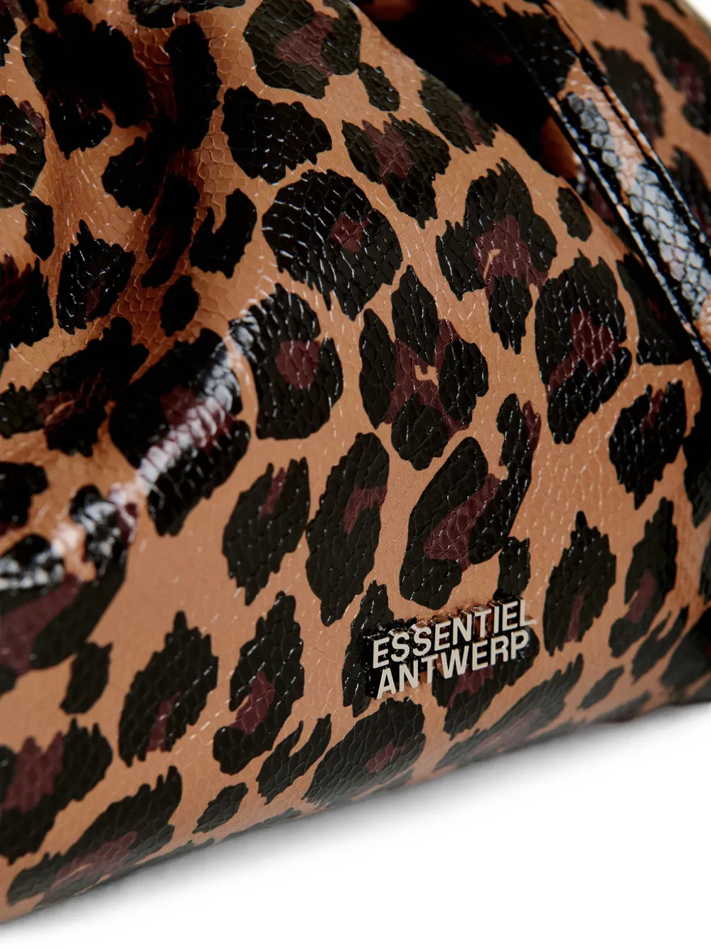 Essentiel Antwerp Kennie clutch met luipaardprint Bruin