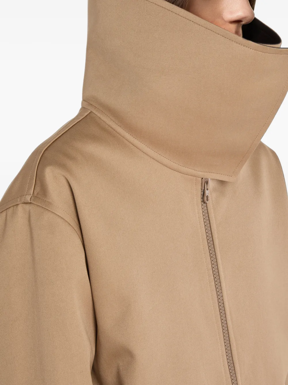 Courrèges Jack met hoge hals Beige