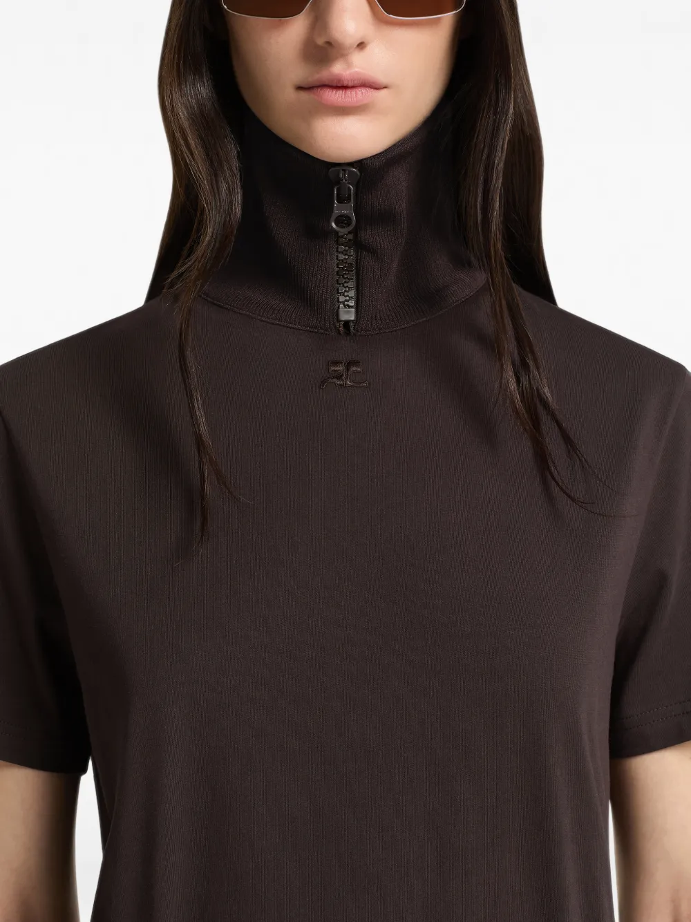 Courrèges T-shirt met geribbelde kraag en rits Bruin