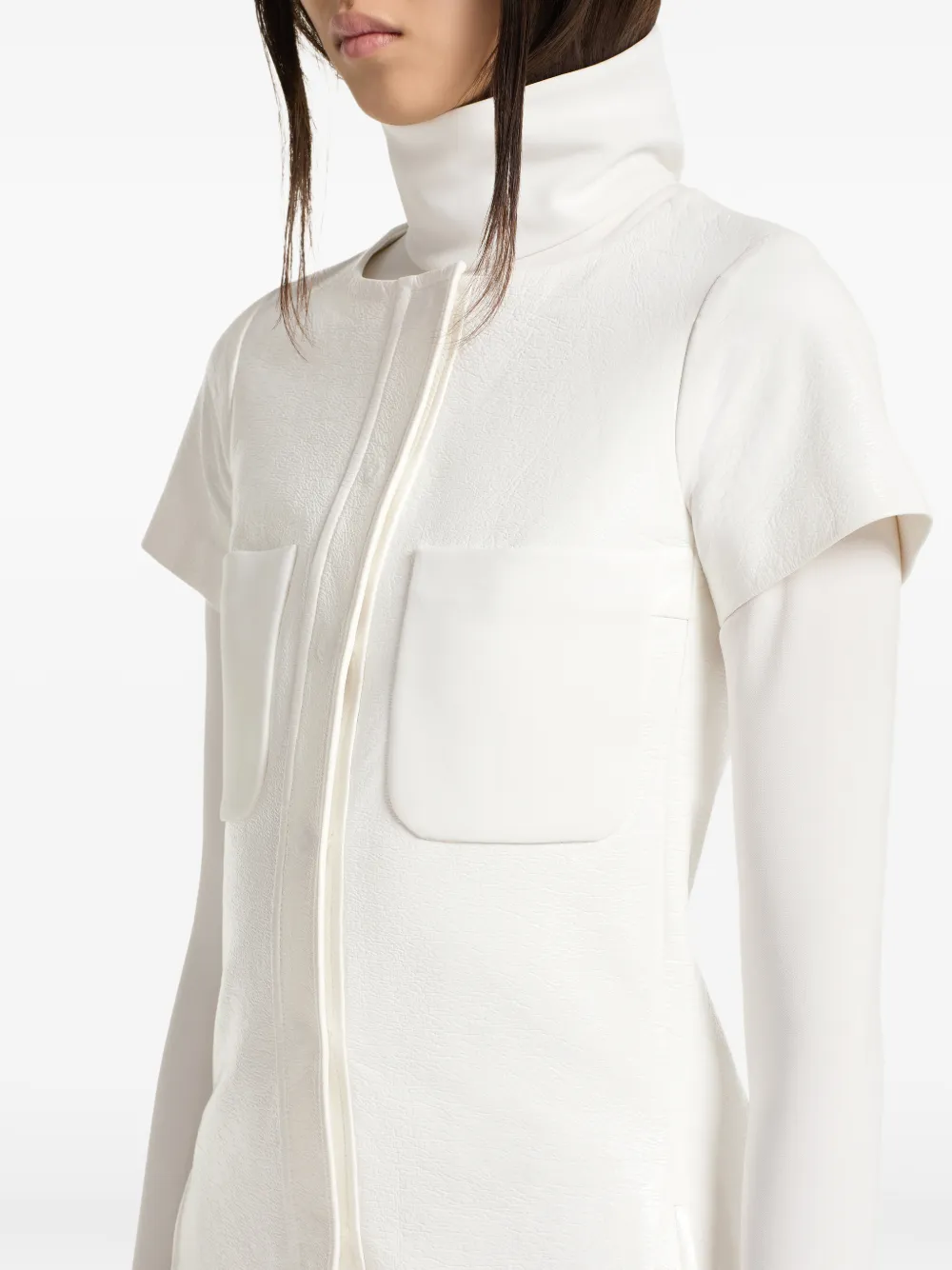 Courrèges Vinyl mini-jurk met korte mouwen Wit