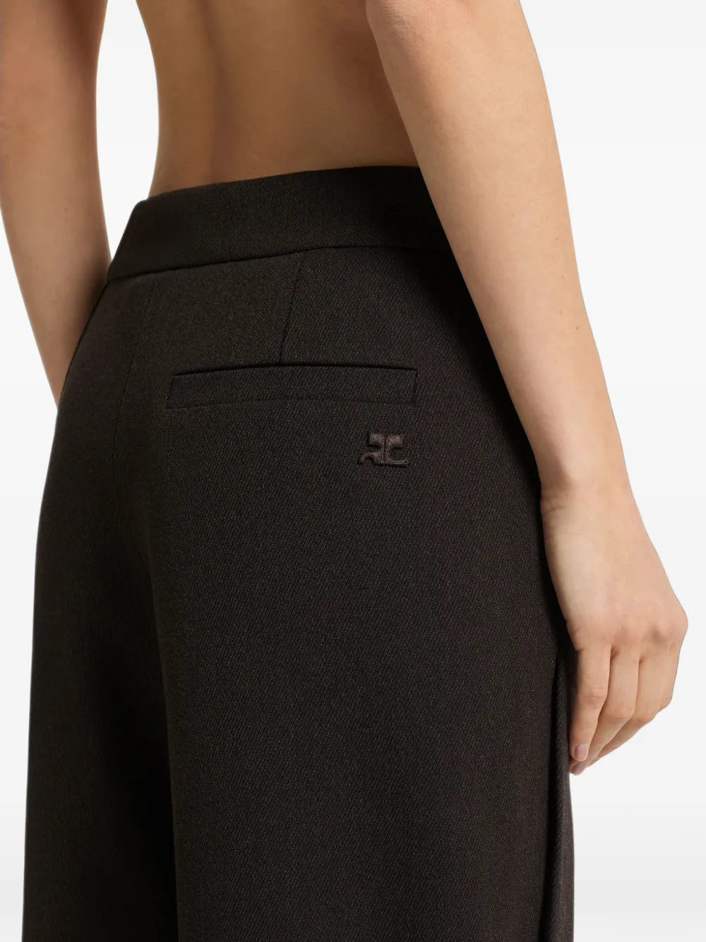 Courrèges Gehakte broek met drukknoopdetail Bruin