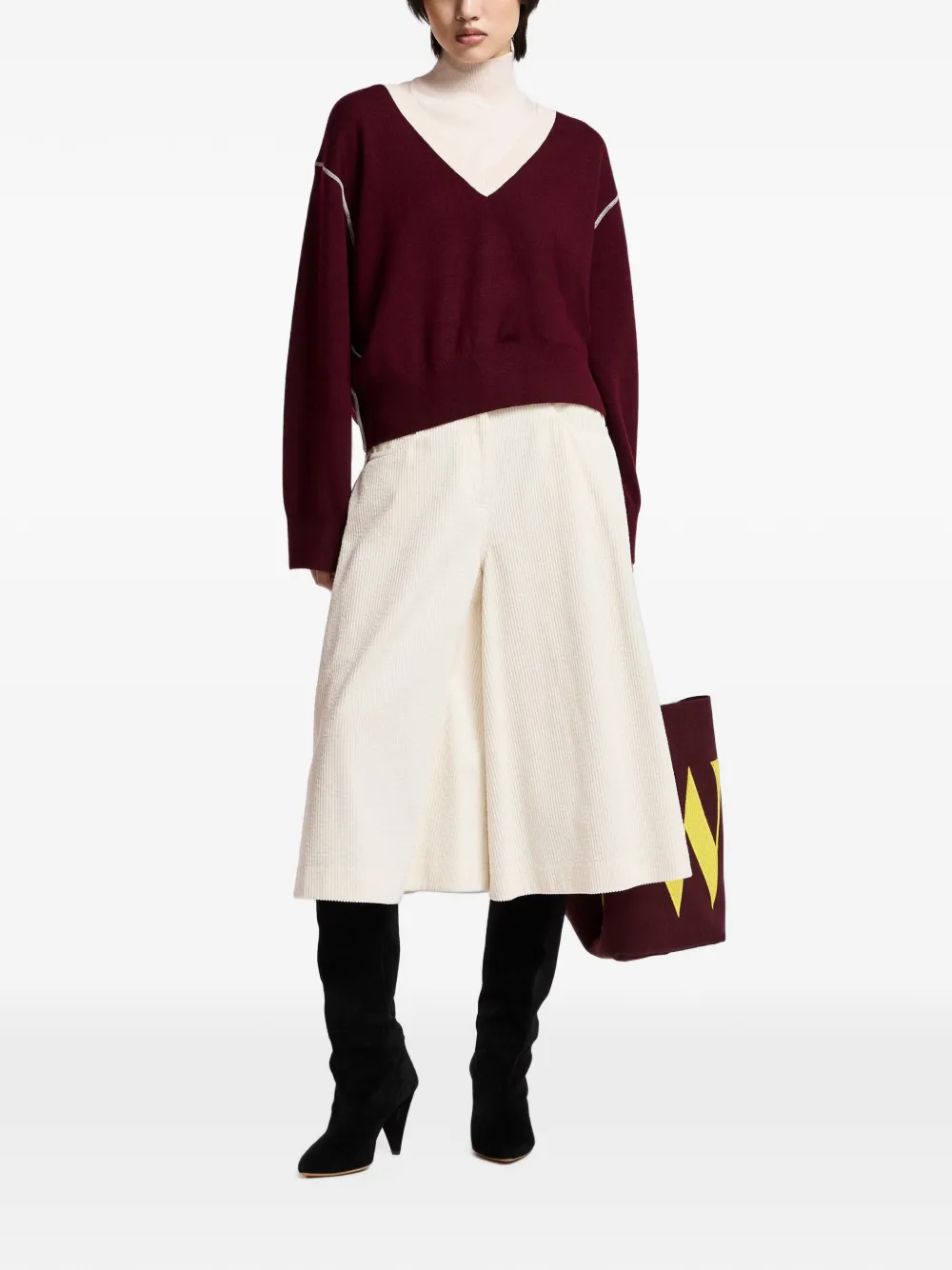 Essentiel Antwerp T-shirt met contrasterende afwerking en V-hals Rood