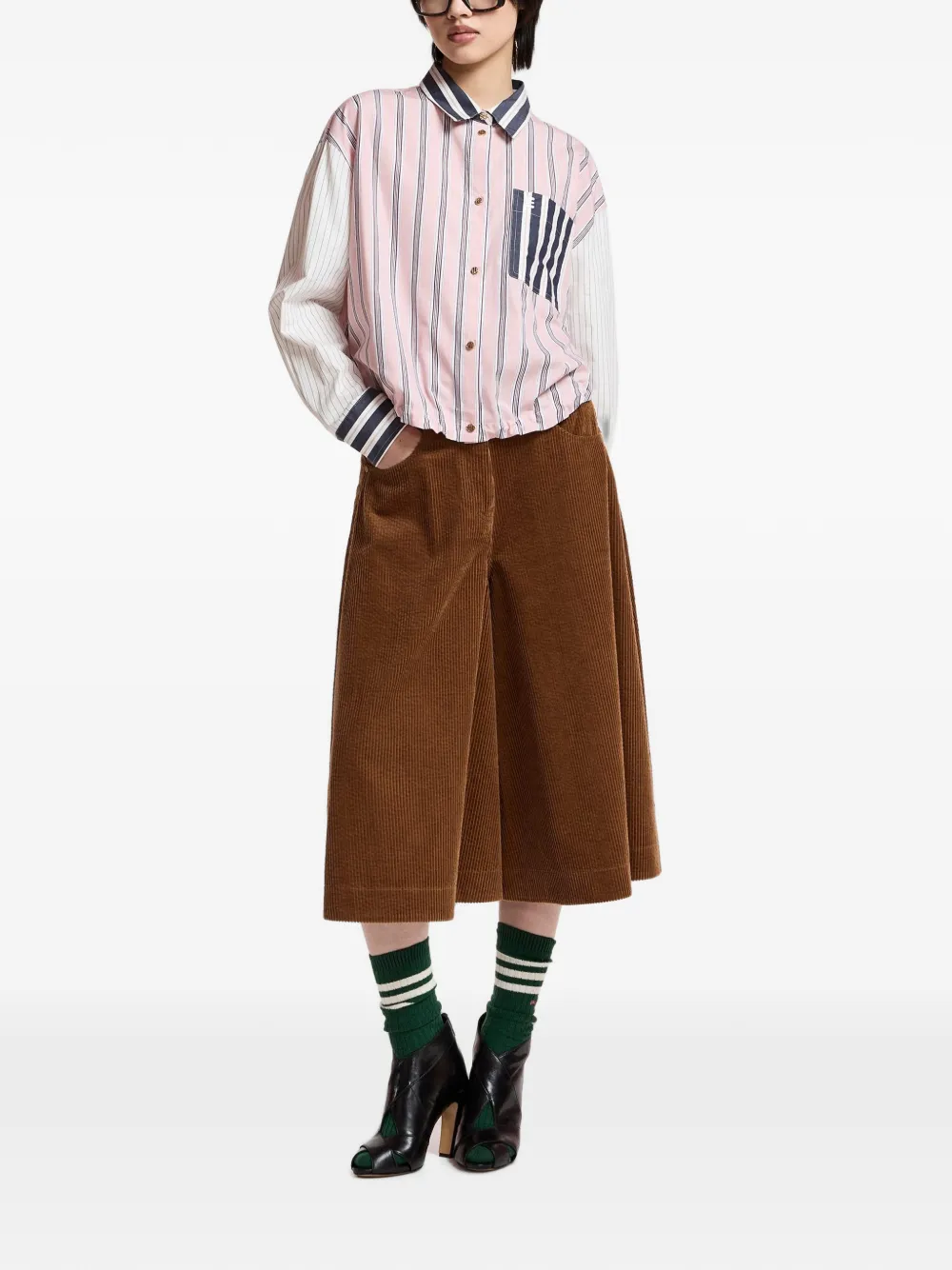 Essentiel Antwerp Ribfluwelen flared shorts Bruin