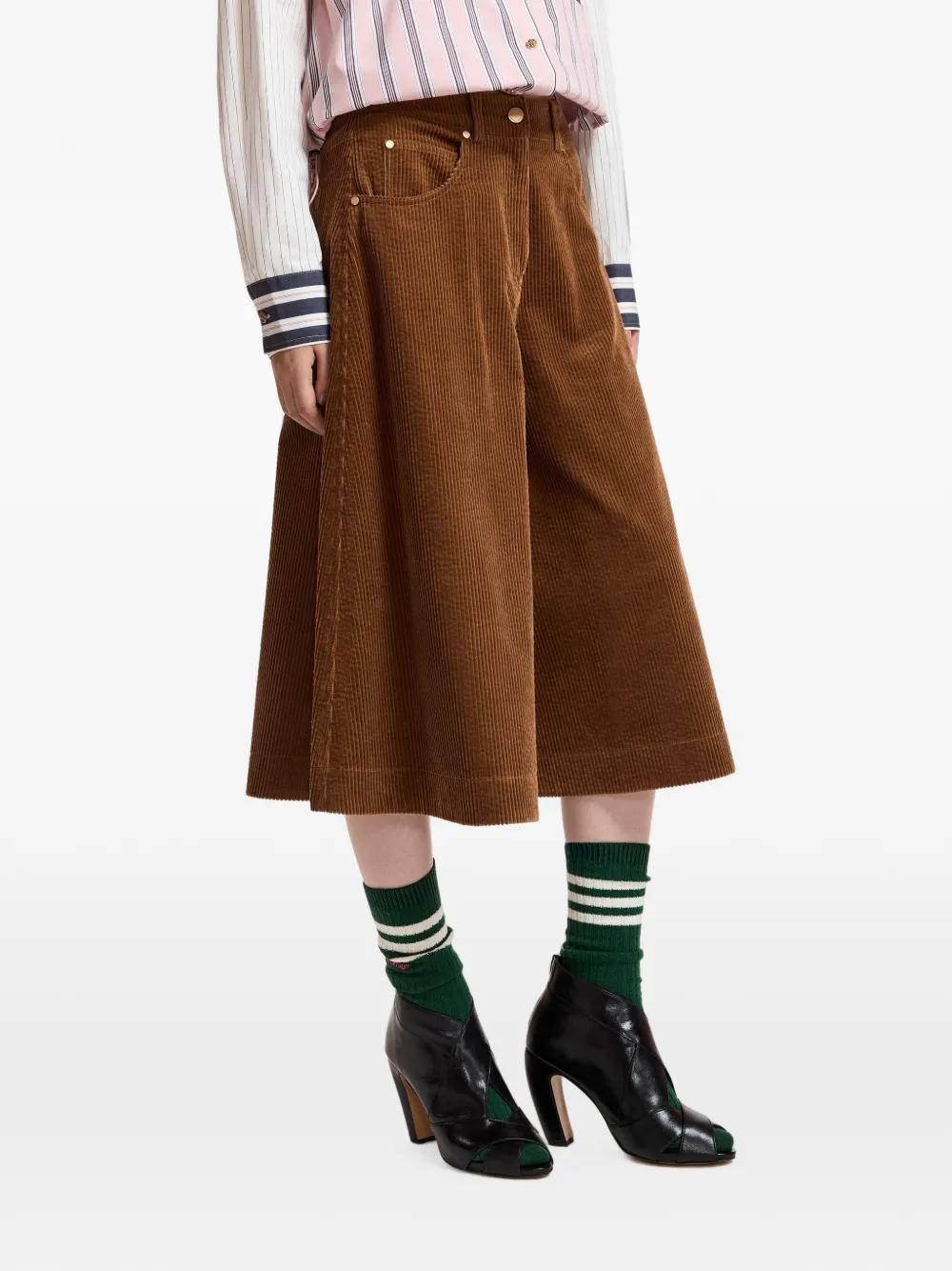 Essentiel Antwerp Ribfluwelen flared shorts Bruin