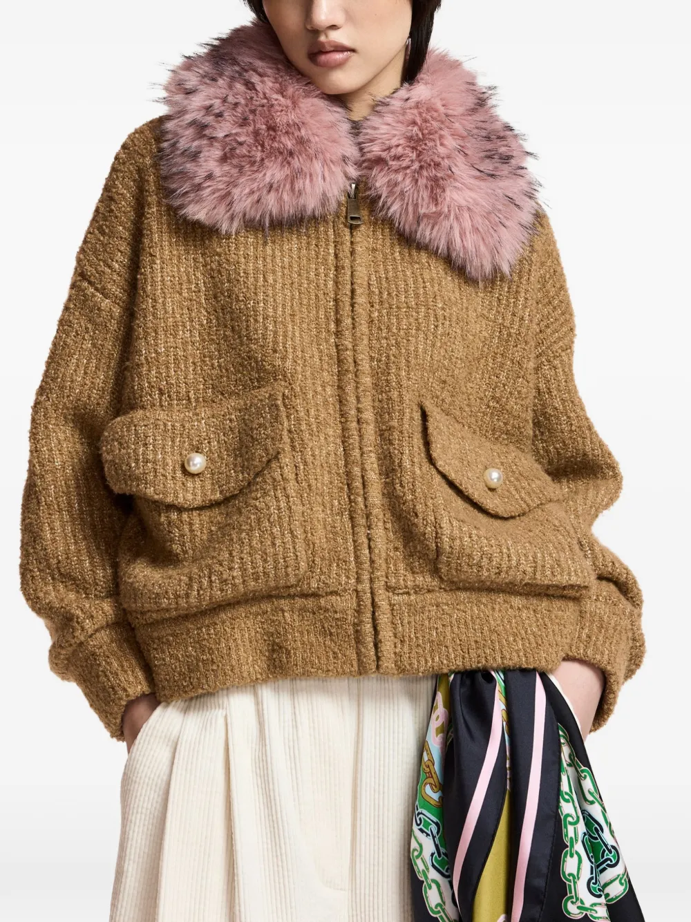Essentiel Antwerp Canada bouclé vest met kraag van imitatiebont Bruin