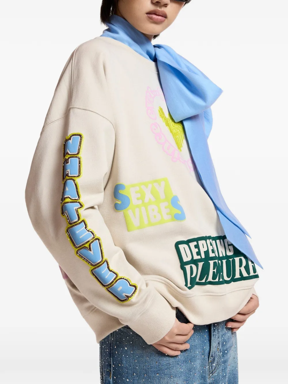 Essentiel Antwerp Kampus sweater verfraaid met pailletten Beige