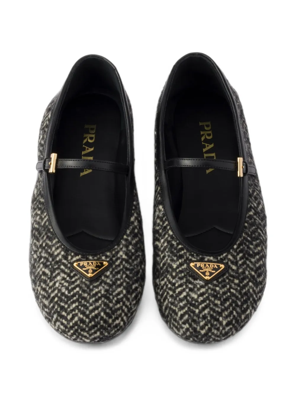 Prada Triangle-appliqué ballerinas Zwart