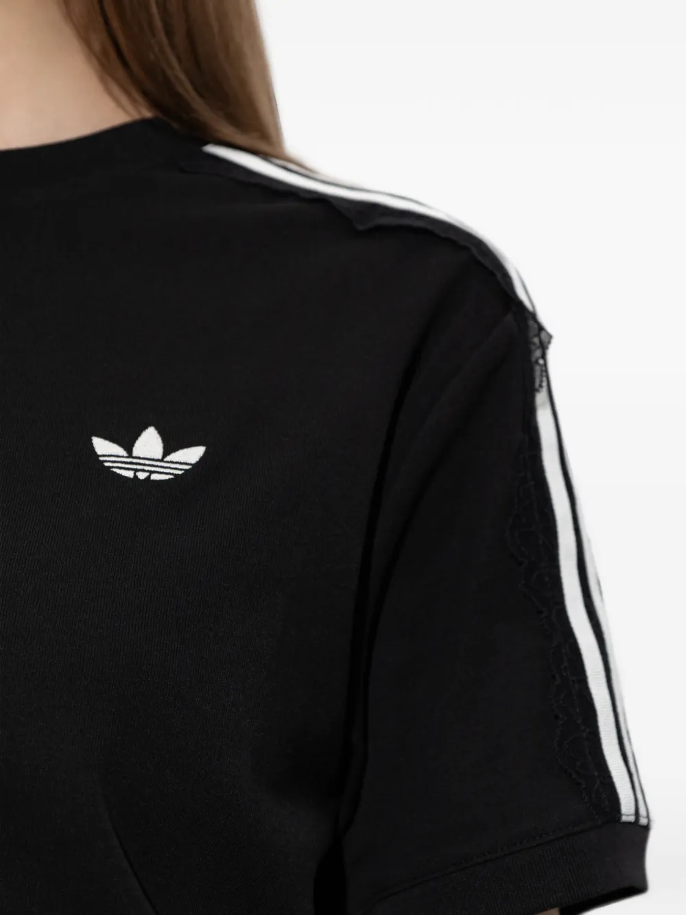 adidas lace-trim embroidered-logo T-shirt Zwart