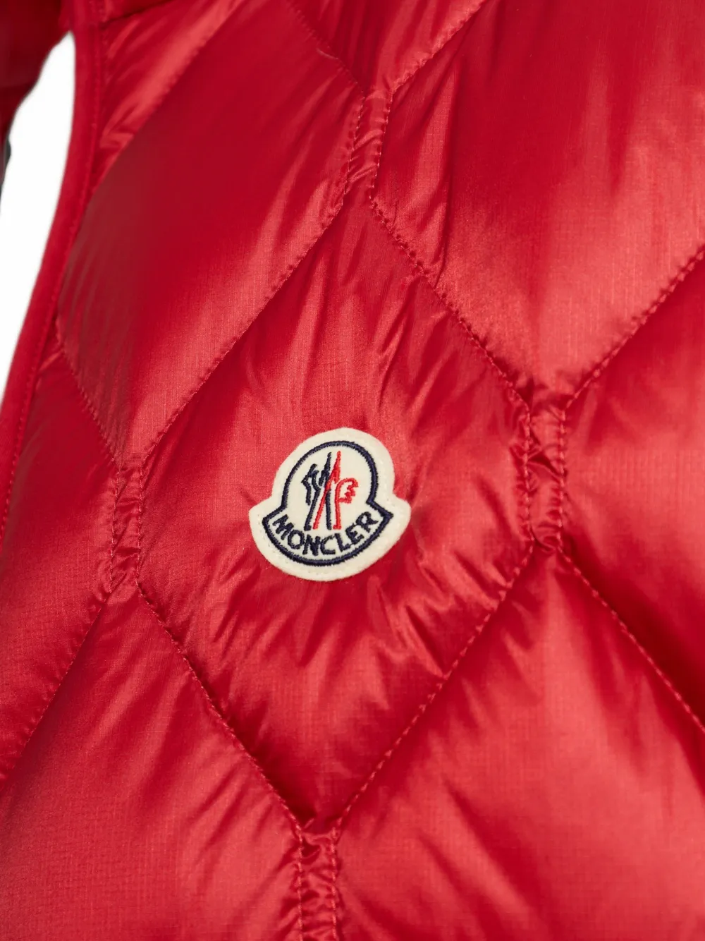 Moncler Gewatteerde bodywarmer met logo-patch Rood