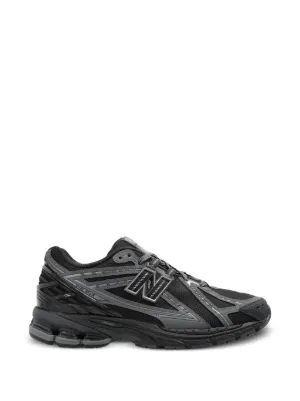 New Balance 2002R 
