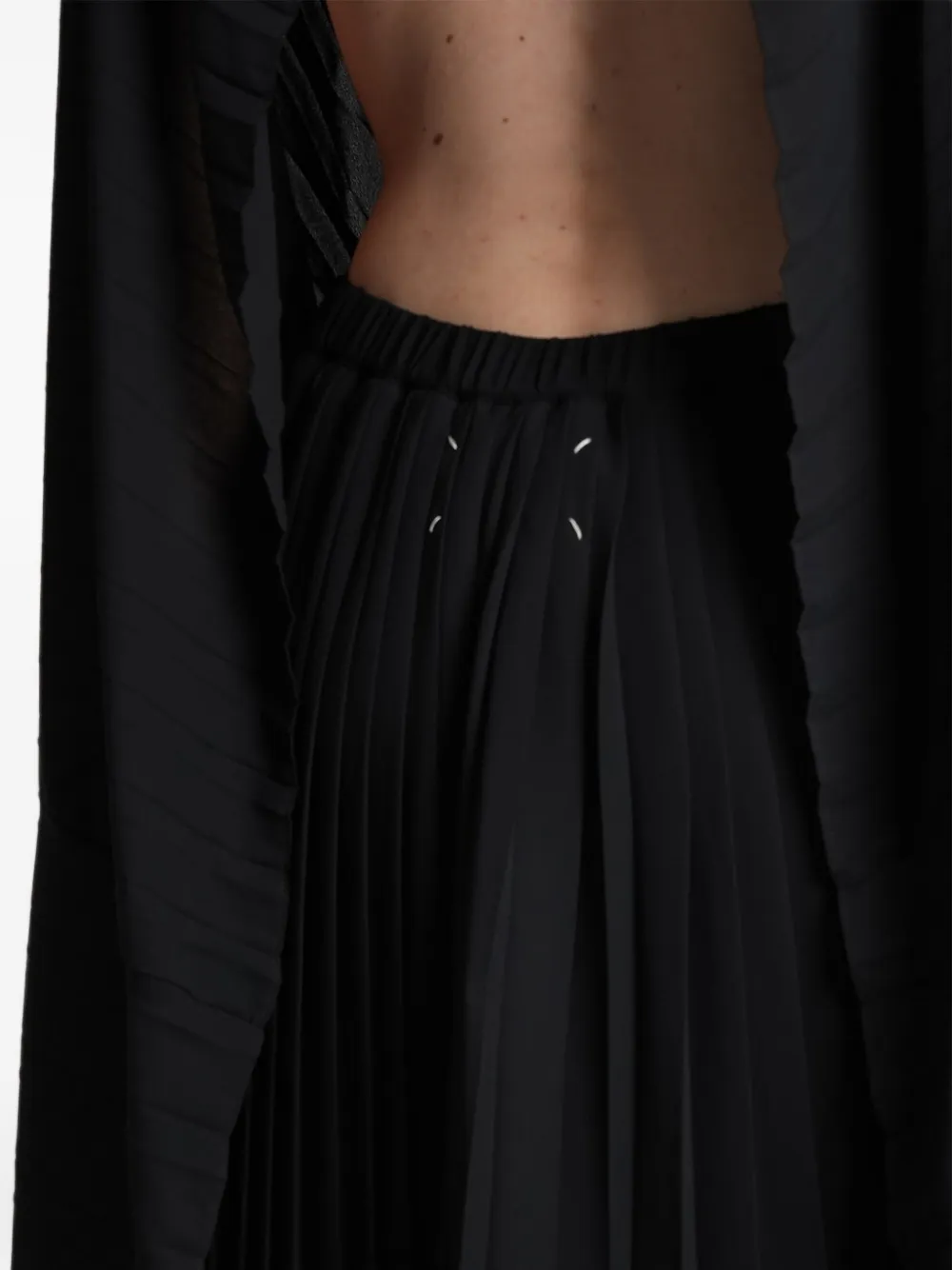 Maison Margiela pleated open-back midi dress Zwart