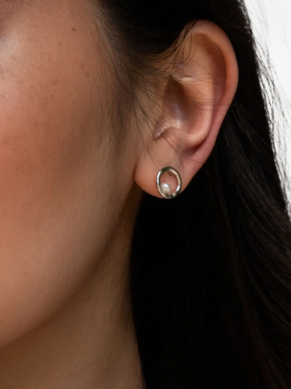 DOWER AND HALL open-circle pearl earrings