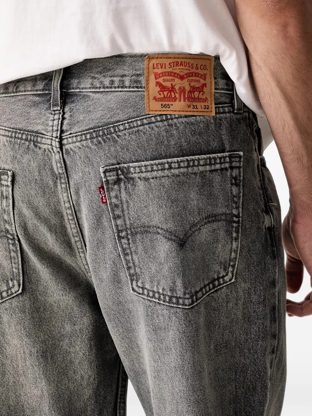 Levi's 565™ loose straight acid-wash jeans Grijs