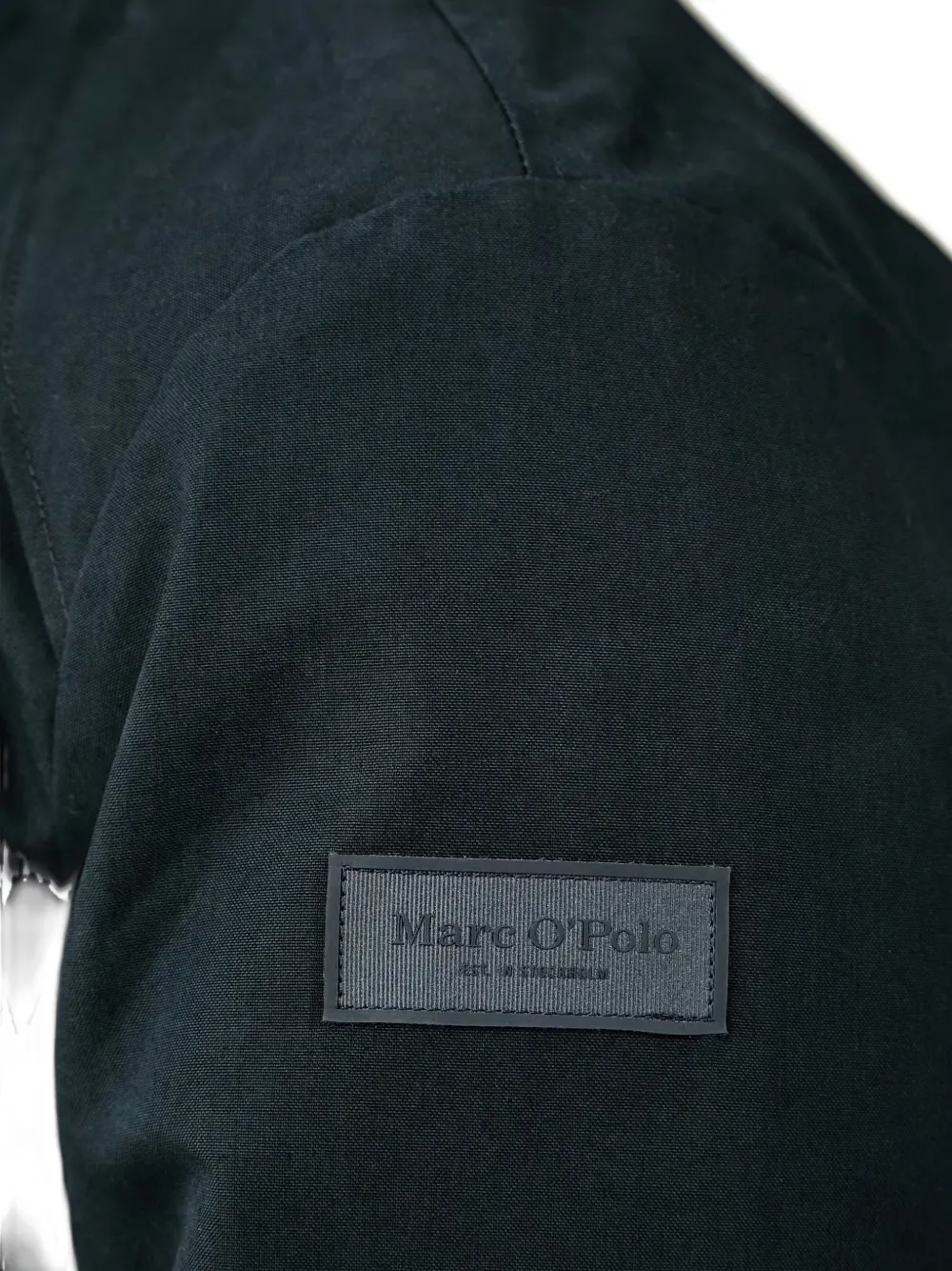 Marc O'Polo Jack met raglan mouwen en hoge hals Zwart