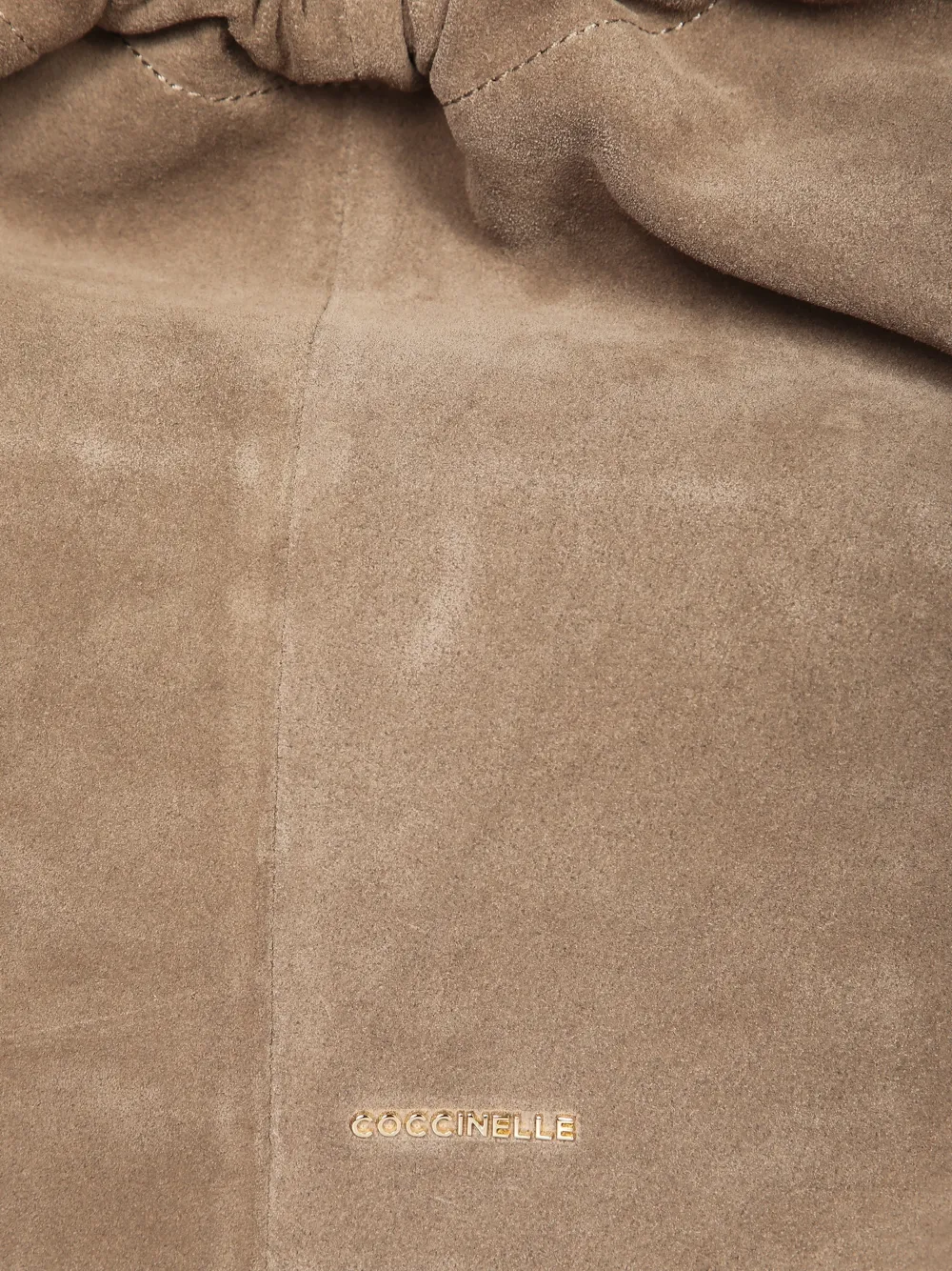 Coccinelle Shopper met ketting en logo-reliëf Beige