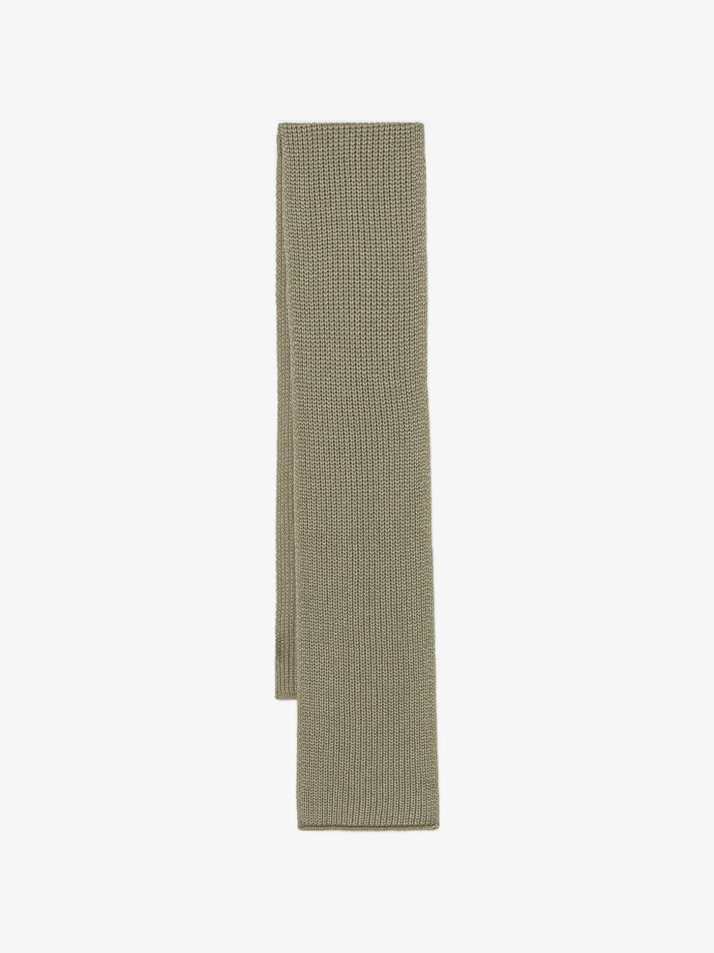 chunky-knit scarf