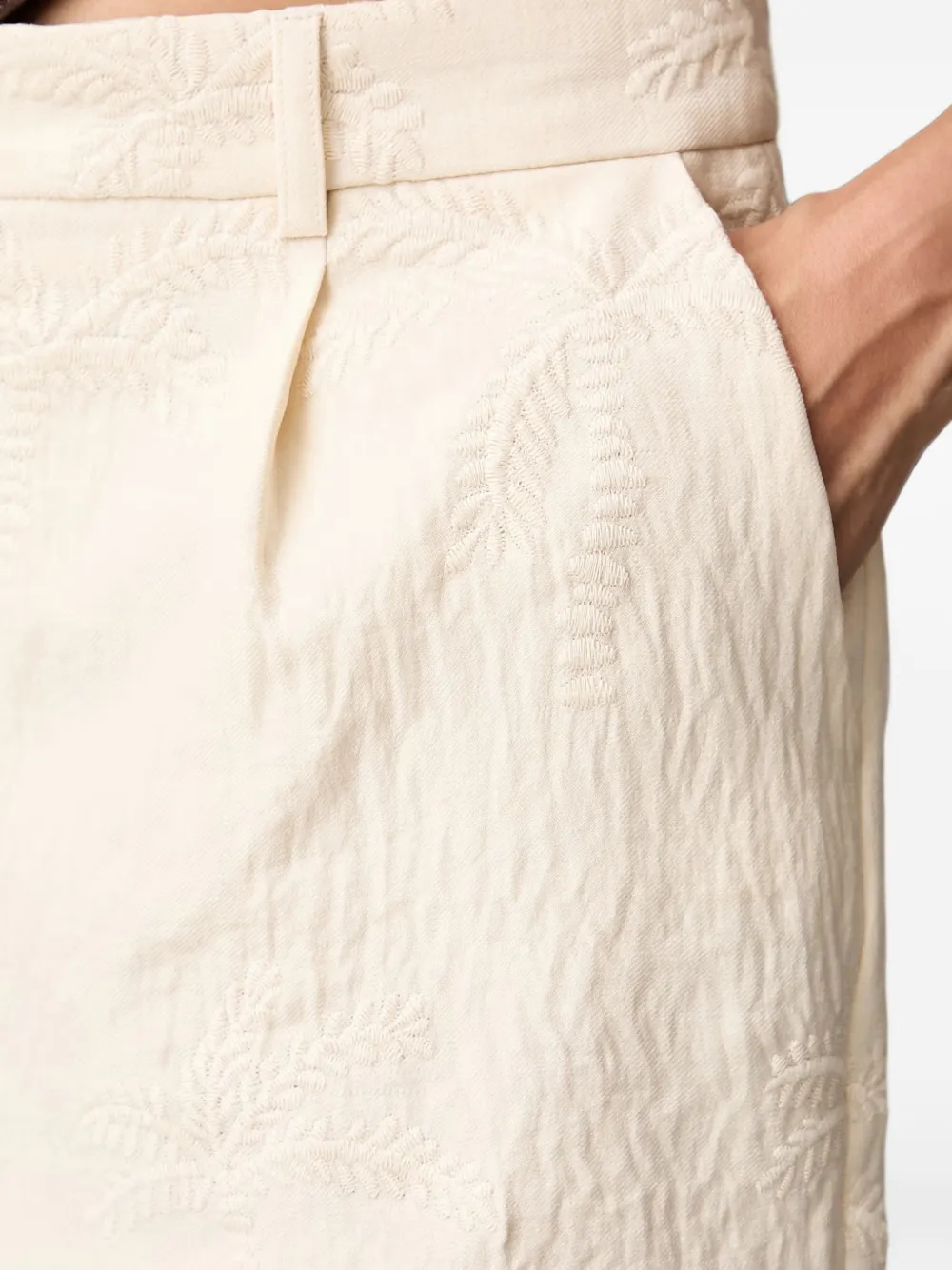 Morgan Geplooide shorts met geborduurde palm Beige
