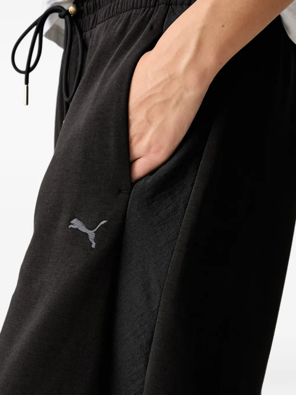 PUMA Trainingsbroek met geborduurd logo Zwart
