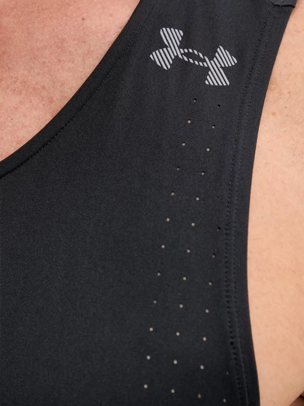 Under Armour UA Velociti Pro racerback top met geperforeerde details Zwart